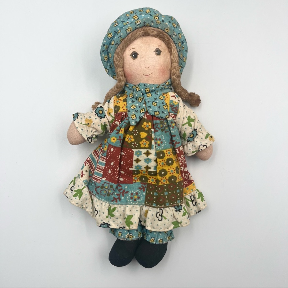 Vintage Holly Hobbie Knickerbocker Rag Doll 9” Patchwork Dress Blue Bonnet 1970s